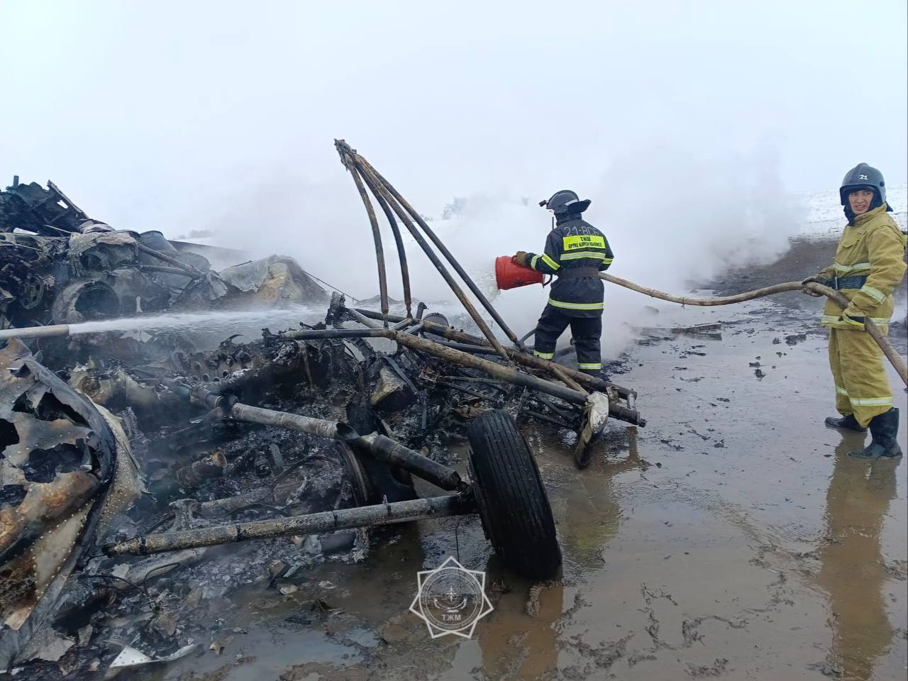 В Актюбинской области вертолет Ми-8 совершил жесткую посадку: один погибший, двое пострадавших