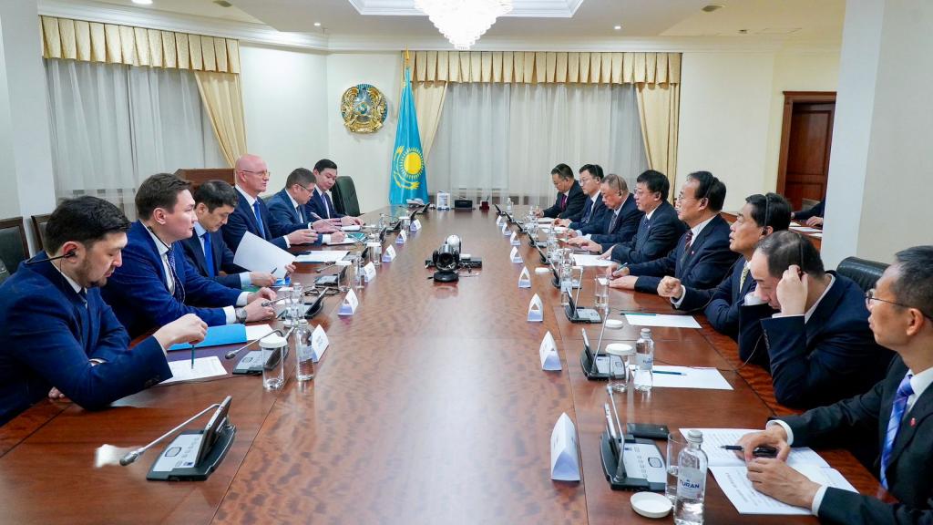 Роман Скляр встретился с руководством компании «China Energy Investment Corporation»