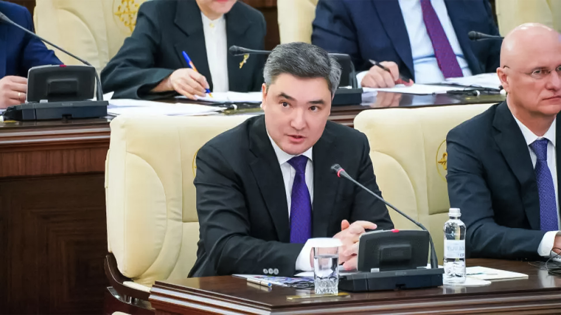 Премьер Бектенов ответил на вопрос о результатах диверсификации экономики