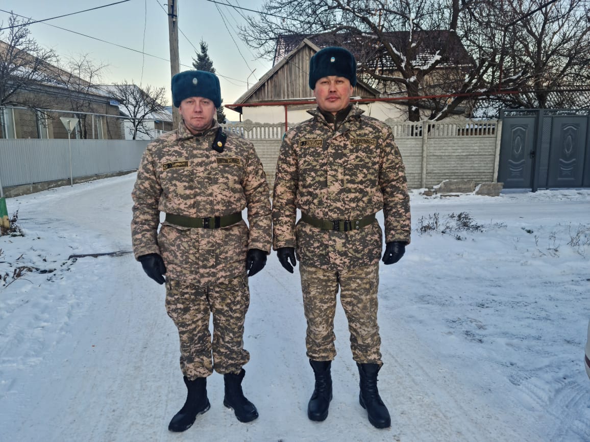 Военнослужащие Вооруженных сил спасли имущество сельчан от пожара