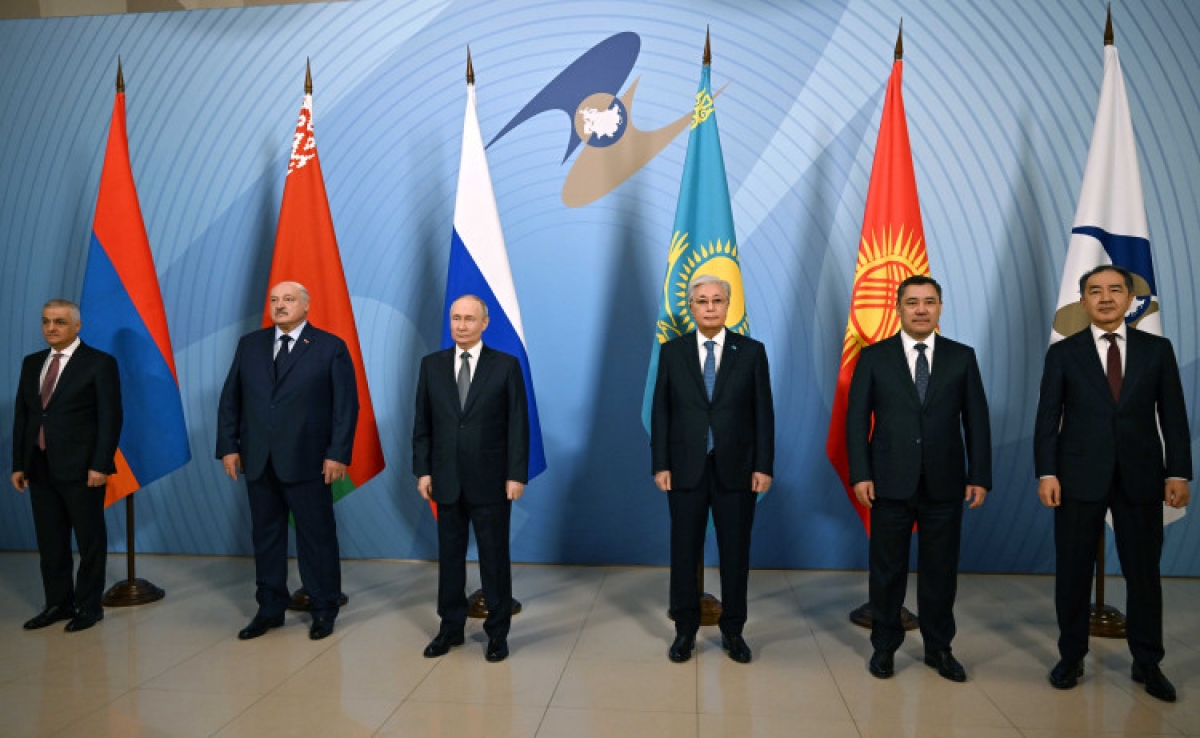 Президент Касым-Жомарт Токаев принял участие в заседании Высшего Евразийского экономического совета в узком составе
