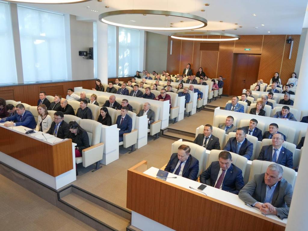 В Тарбагатайском районе началось строительство физкультурно-оздоровительного комплекса: Ербол Мырзабосынов провёл отчётную встречу в Восточно-Казахстанской области
