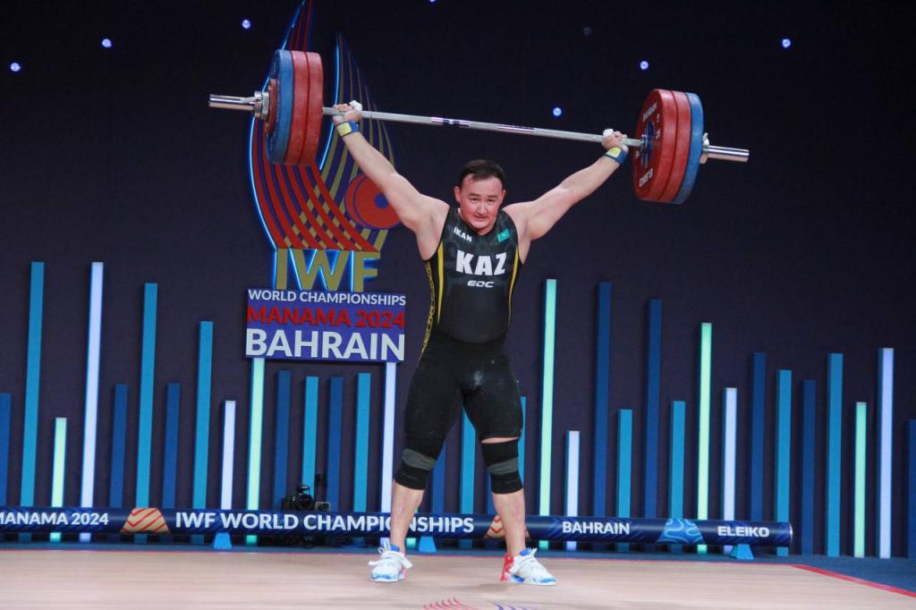 Нургиса Адилетулы вернулся на помост и завоевал золотую медаль чемпионата мира в Бахрейне