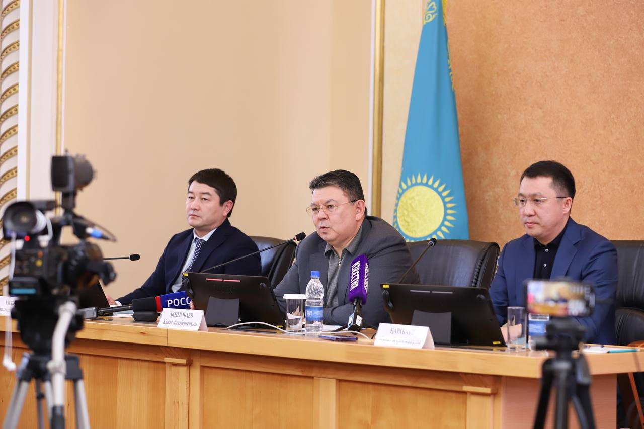 Какую помощь окажут семьях погибших при падении самолета казахстанцев
