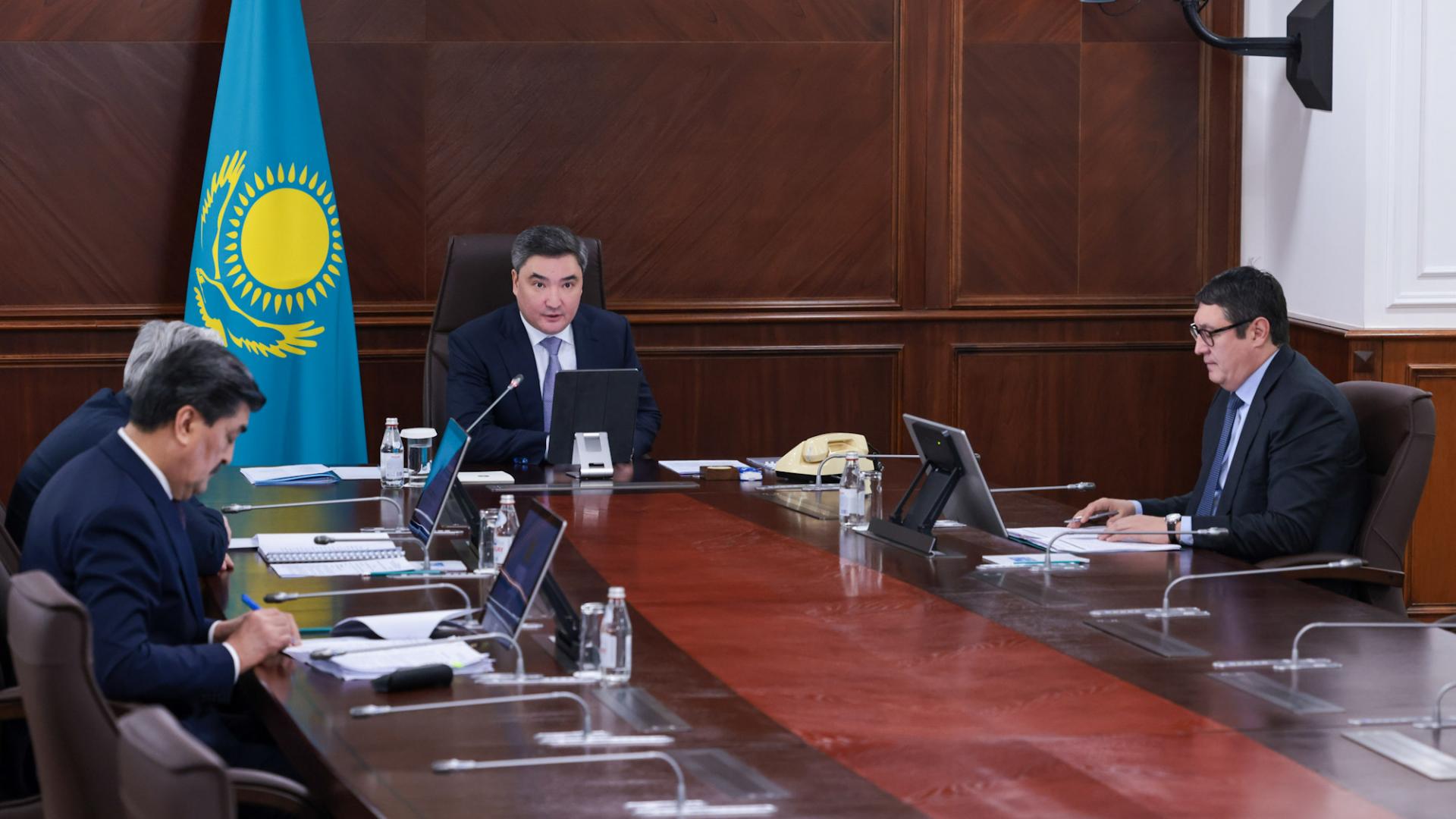 Олжас Бектенов провел заседание Совета по переходу к «зеленой экономике»