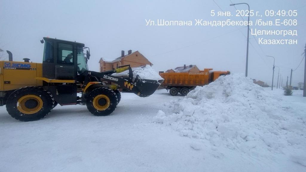С начала зимнего сезона из Астаны вывезено более 2,3 млн кубометров снега