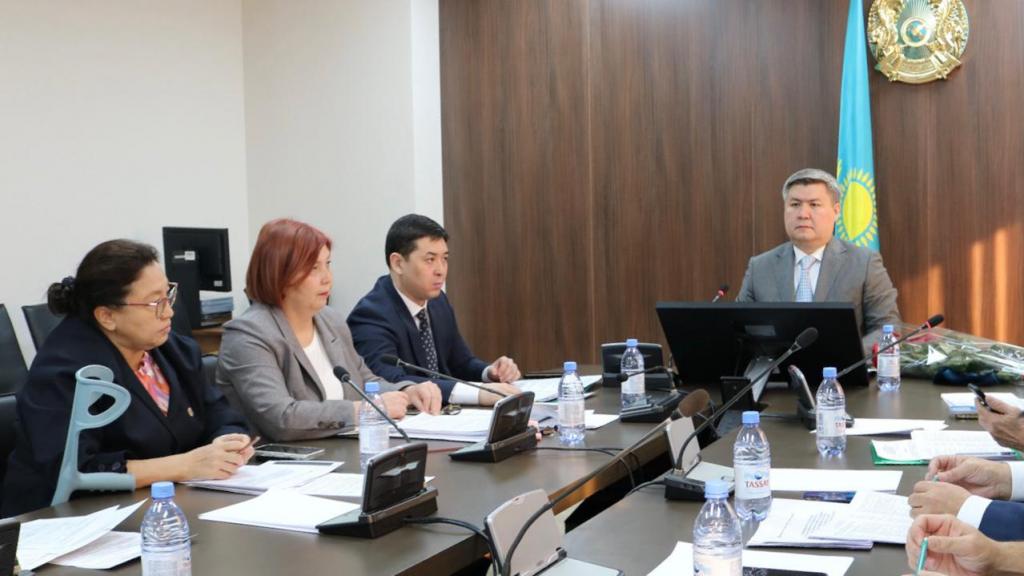Заседание Отраслевой комиссии по социальному партнерству