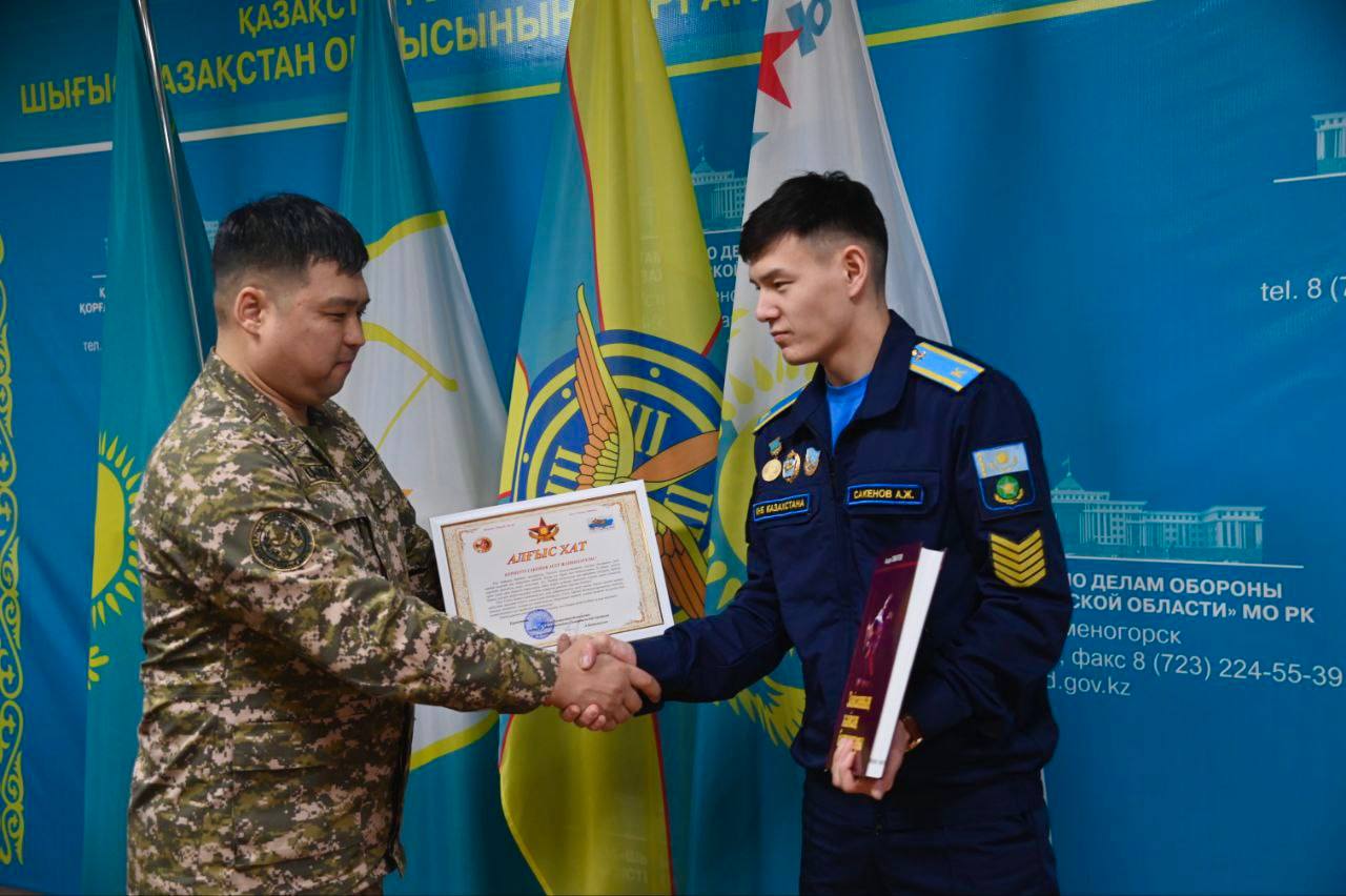 Курсант военного вуза проявил отвагу на пожаре