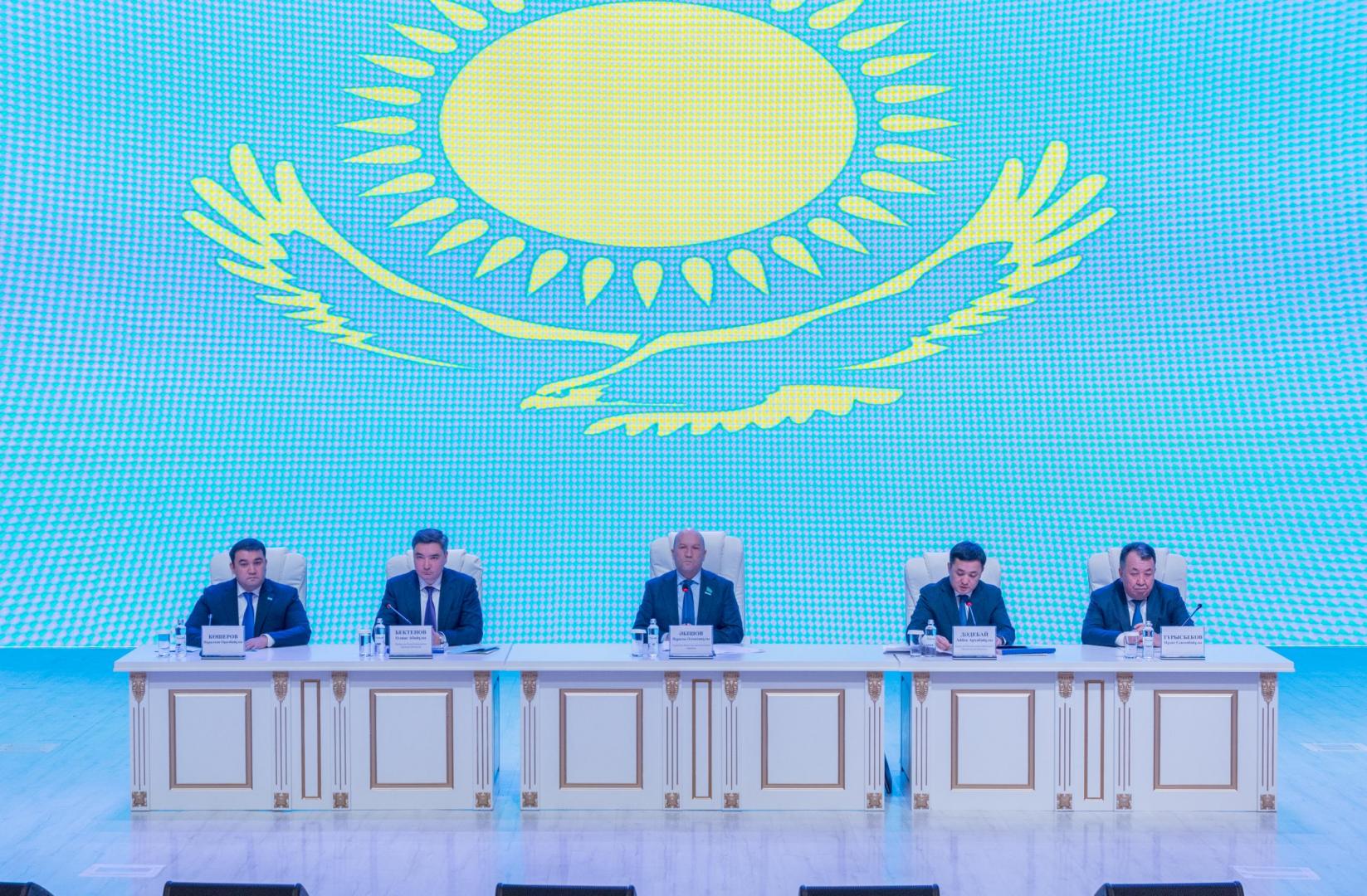 Олжас Бектенов по поручению Президента представил активу Туркестанской области нового акима