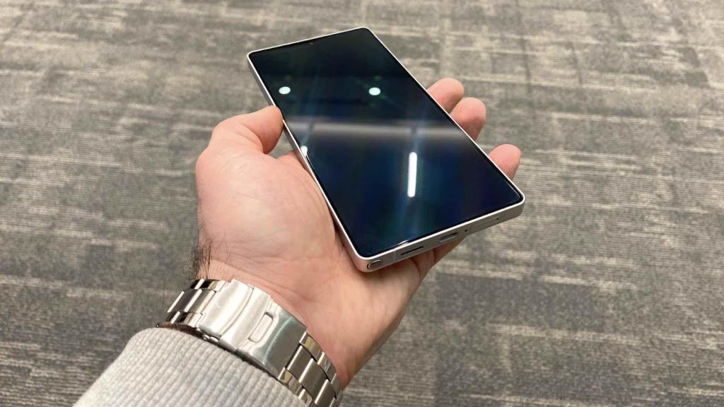 Samsung Galaxy S25 Ultra: первое впечатление от смартфона с умным помощником
