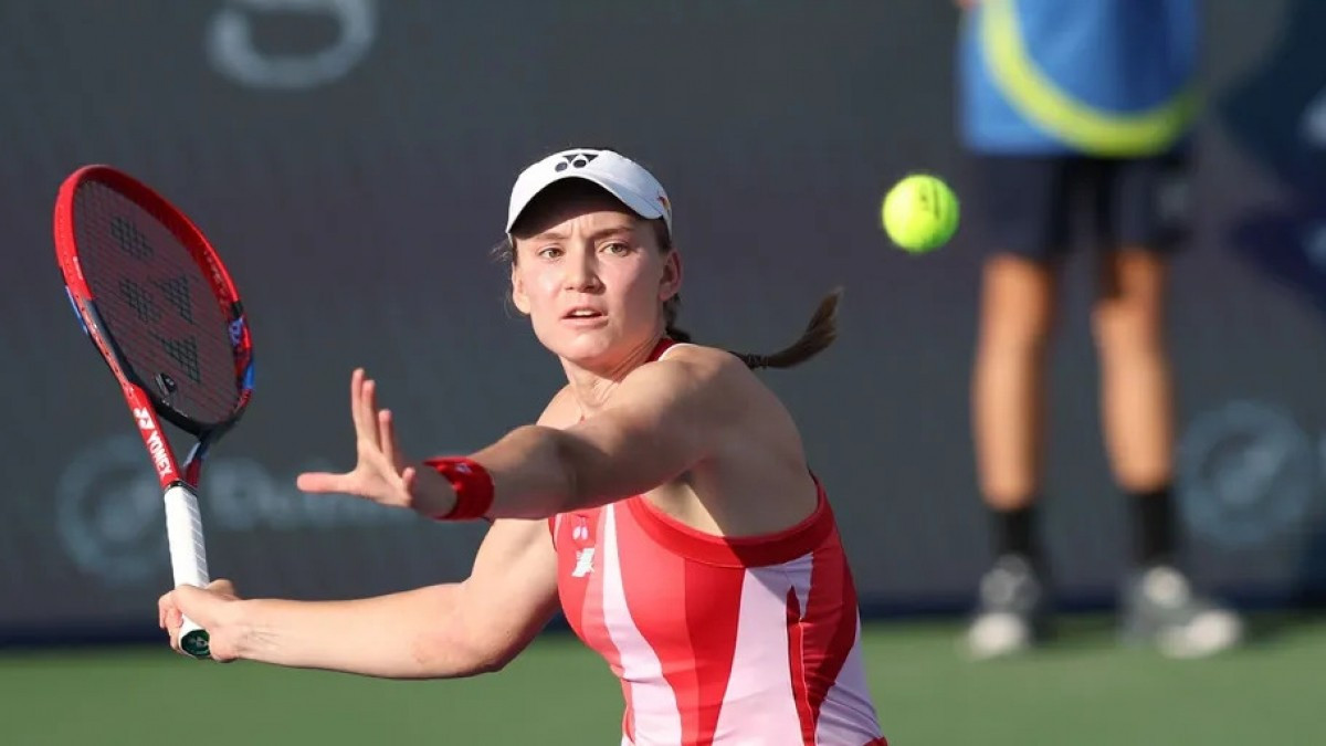 Елена Рыбакина вышла в полуфинал теннисного турнира в ОАЭ