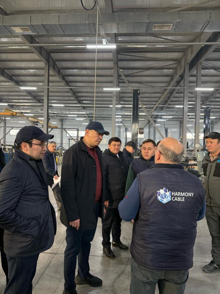 Канат Шарлапаев посетил завод по производству кабельно-проводниковую продукции в Алматы
