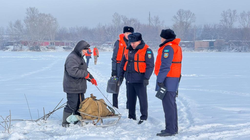 МЧС напоминает об опасности нахождения на тонком льду