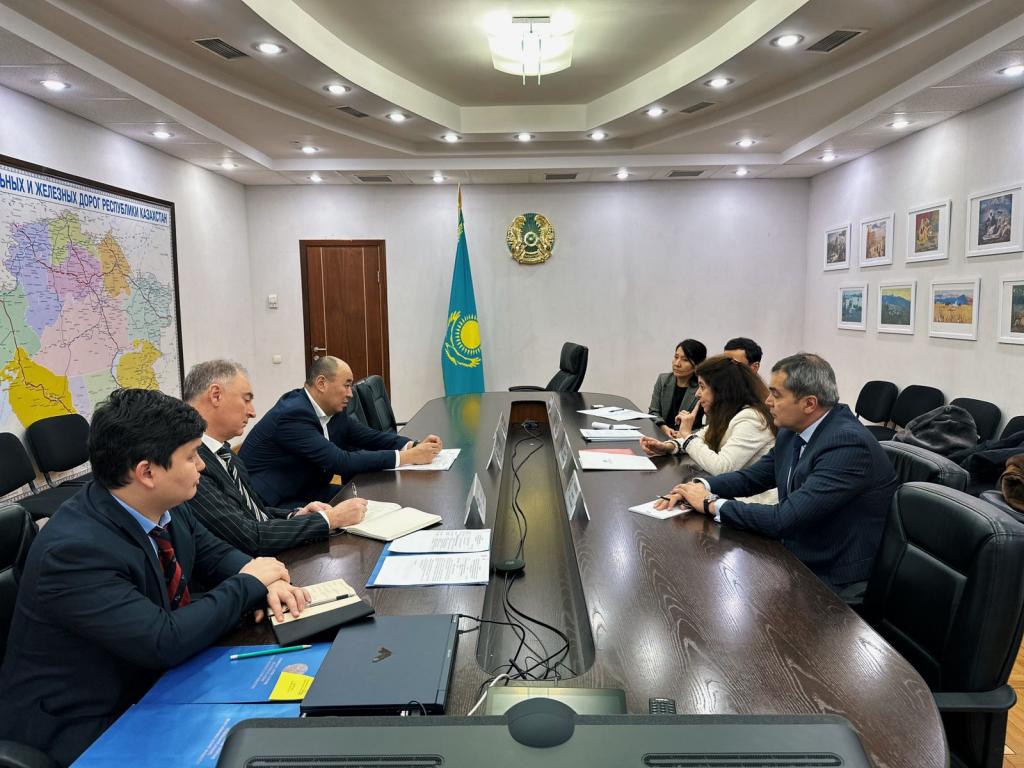 Канат Шарлапаев встретился с представителями Европейского банка реконструкции и развития
