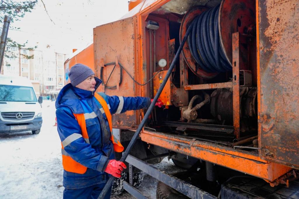 «Несмотря на суровые зимние холода и летнюю жару, мы непрерывно работаем» – сотрудник «Астана су арнасы»