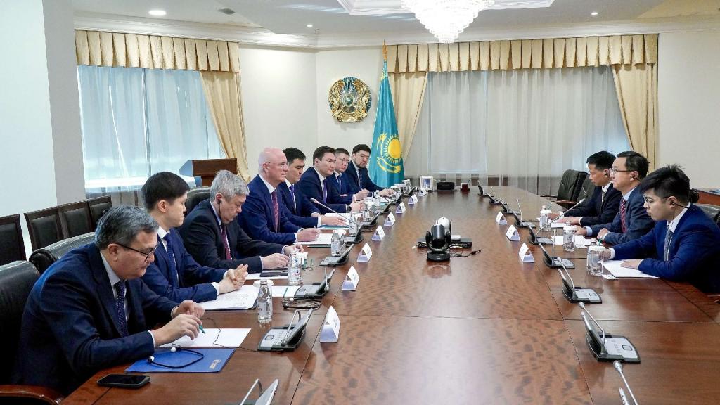Первый заместитель Премьер-министра РК Роман Скляр провел встречу с руководством East Hope Group