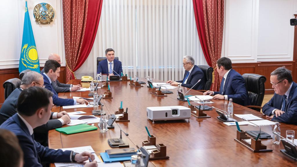 Олжас Бектенов провел совещание по вопросу развития атомной энергетики