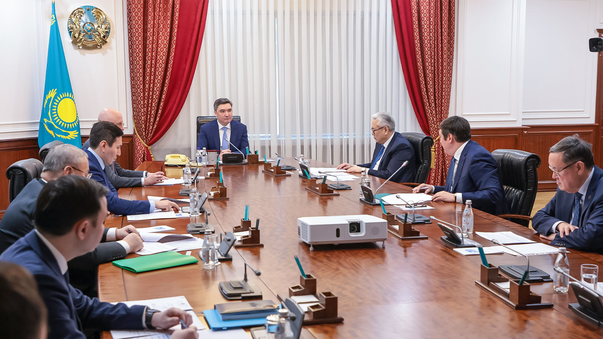 Олжас Бектенов провел совещание по вопросу развития атомной энергетики