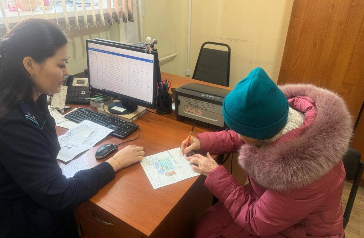 78-летняя жительница ВКО впервые получила удостоверение личности