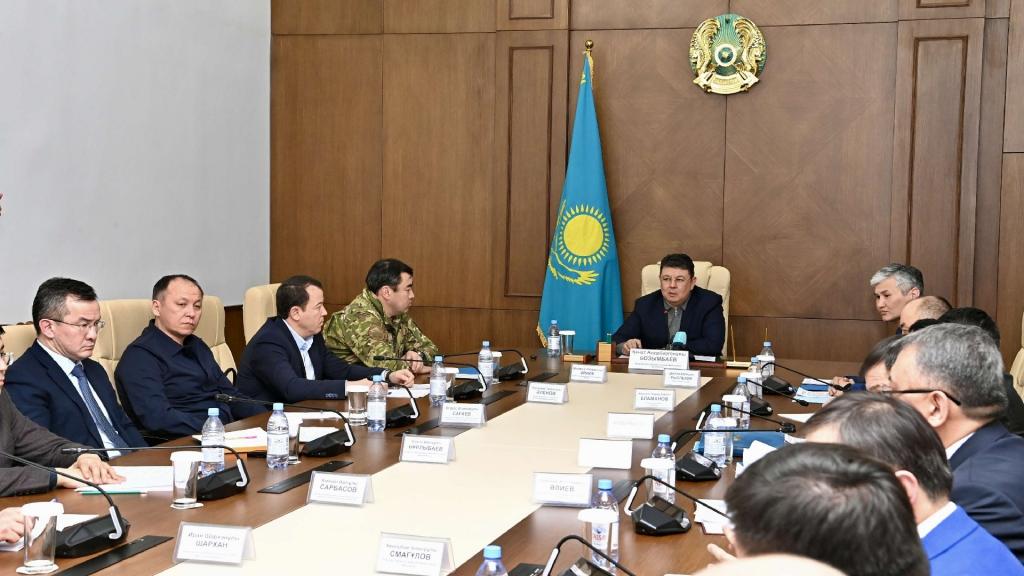 Не возобновлять работы в шахте до завершения расследования поручил Канат Бозумбаев