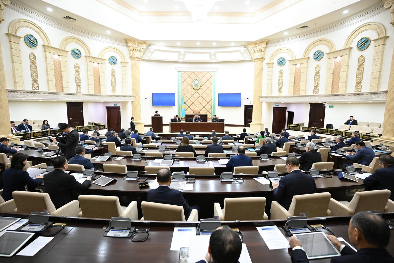 Cенаторлар  дене шынықтыру және спорт, артық заңнамалық регламенттеуді болғызбау мәселелеріне қатысты заңды қарады