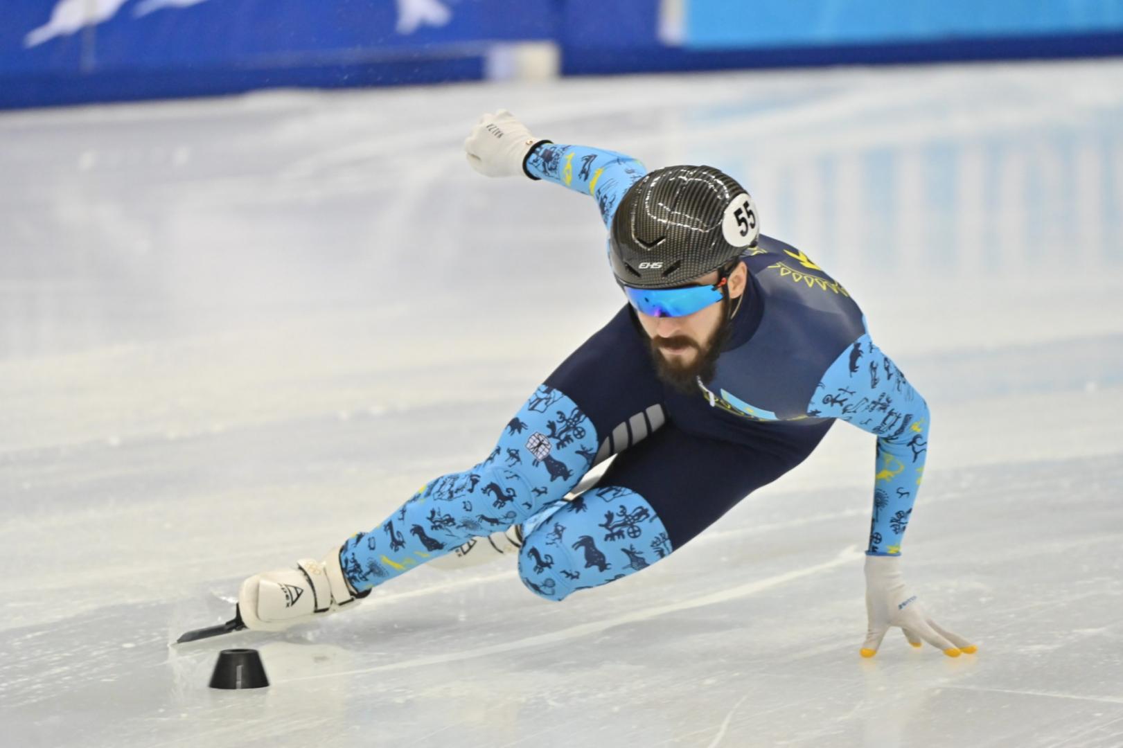 Денис Никиша пробился в полуфинал чемпионата мира по шорт-треку