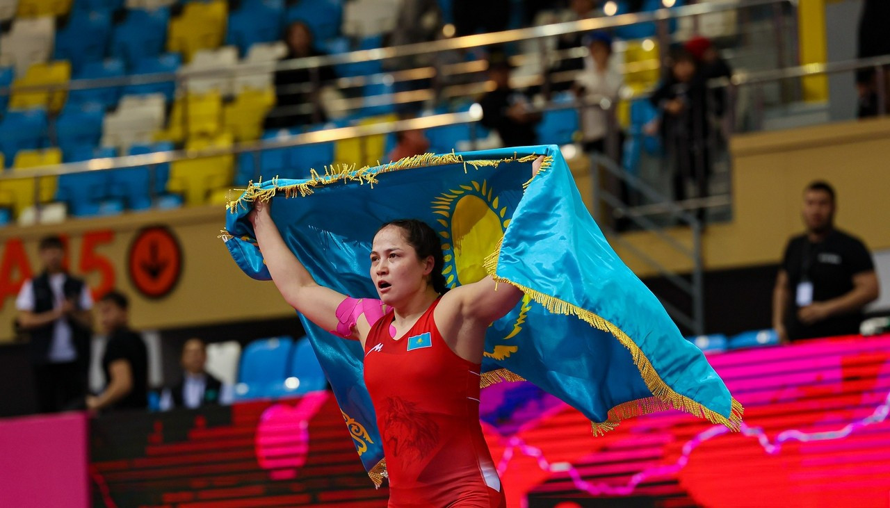 Жамиля Бакбергенова завоевала золотую медаль чемпионата Азии по женской борьбе