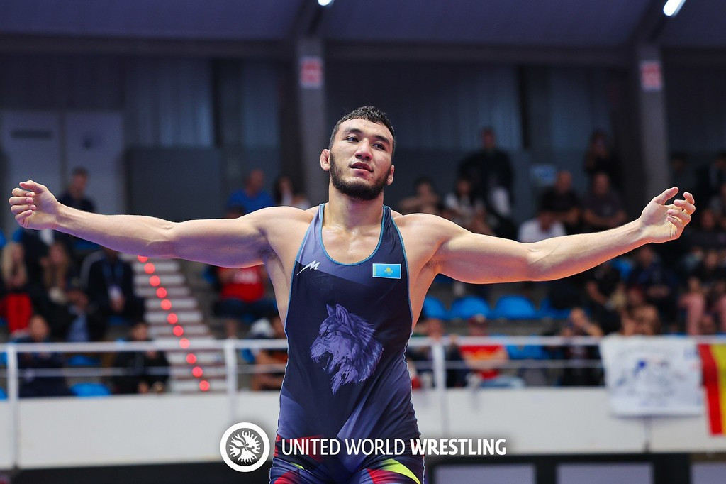 Вольники Ризабек Айтмухан и Рахат Калжан вышли в полуфинал чемпионата Азии