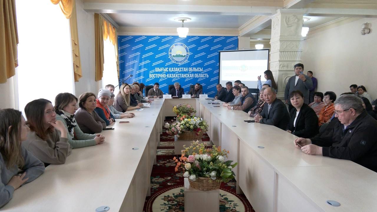 Вице-министр энергетики РК Сунгат Есимханов провел встречу с жителями ВКО