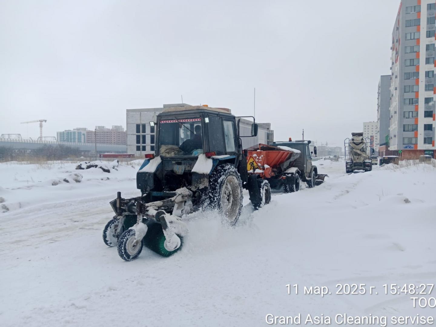 Почти 57 тысяч кубометров снега вывезли за день из Астаны