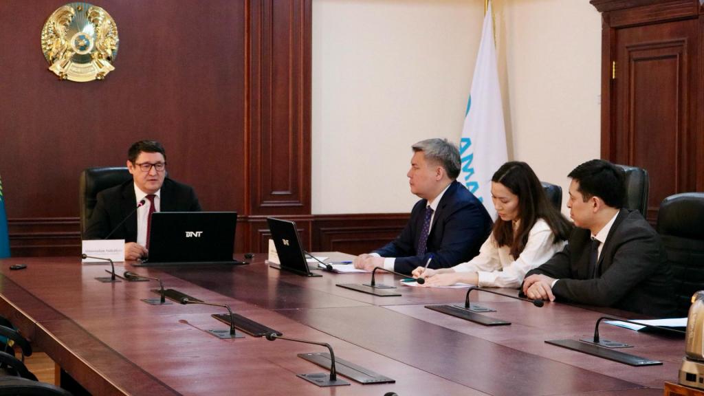 Казахстан подтверждает приверженность обязательствам в рамках ОПЕК+ и предпринимает меры по сокращению объемов добычи нефти