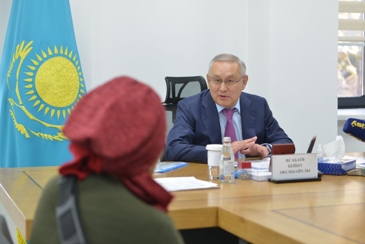 Бейбит Исабаев провел прием граждан по личным вопросам