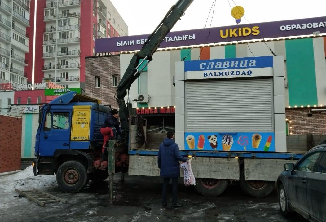 В Наурызбайском районе Алматы снесены 16 незаконных киосков и 22 силомера