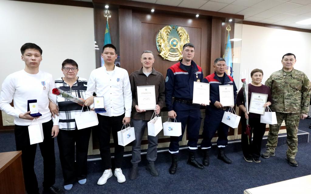 Помощь в горах: награждены спасатели и горожане за оперативную помощь