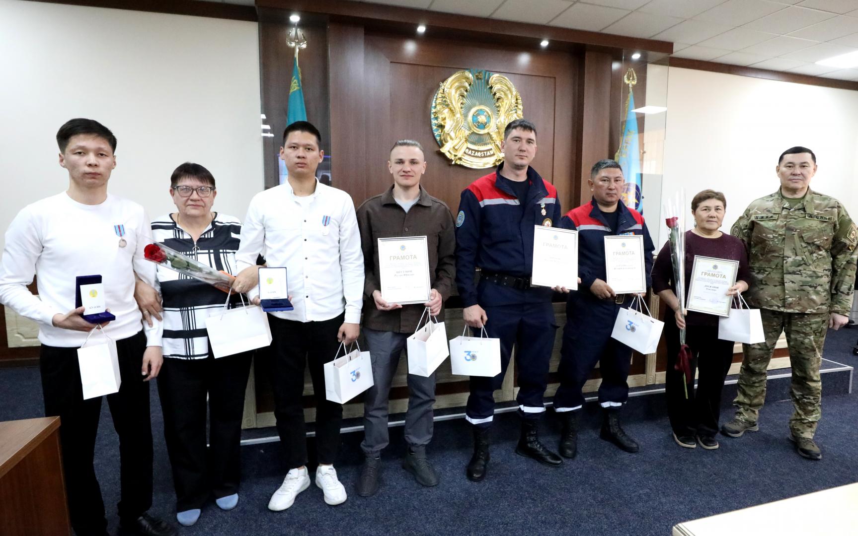 Помощь в горах: награждены спасатели и горожане за оперативную помощь
