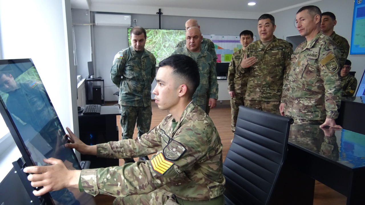 Военнослужащие Казахстана и Азербайджана обсудили вопросы технической защиты информации