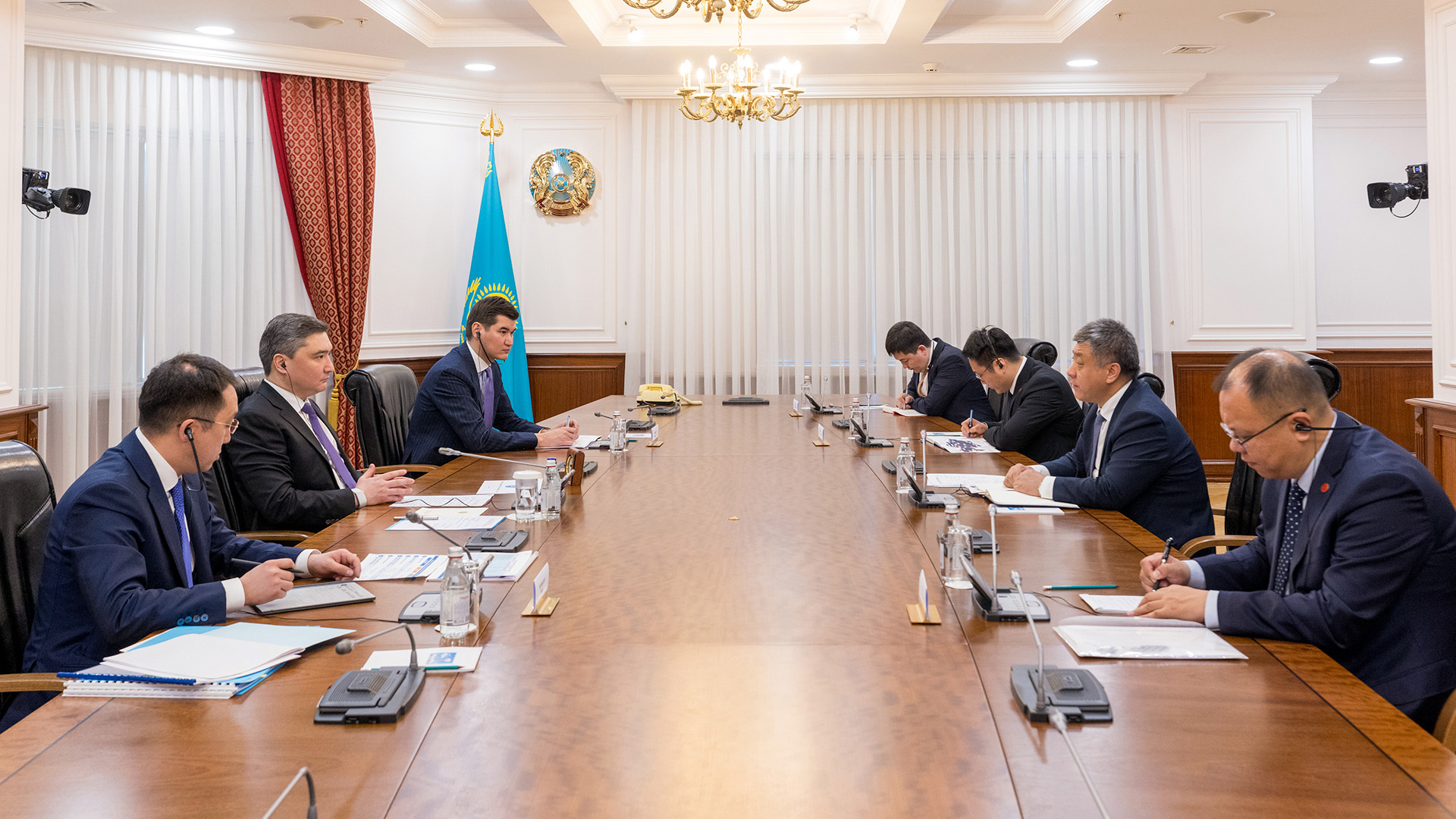 Олжас Бектенов обсудил с главой CITIC Construction Ян Цзяньцянем сотрудничество в сфере развития инфраструктуры