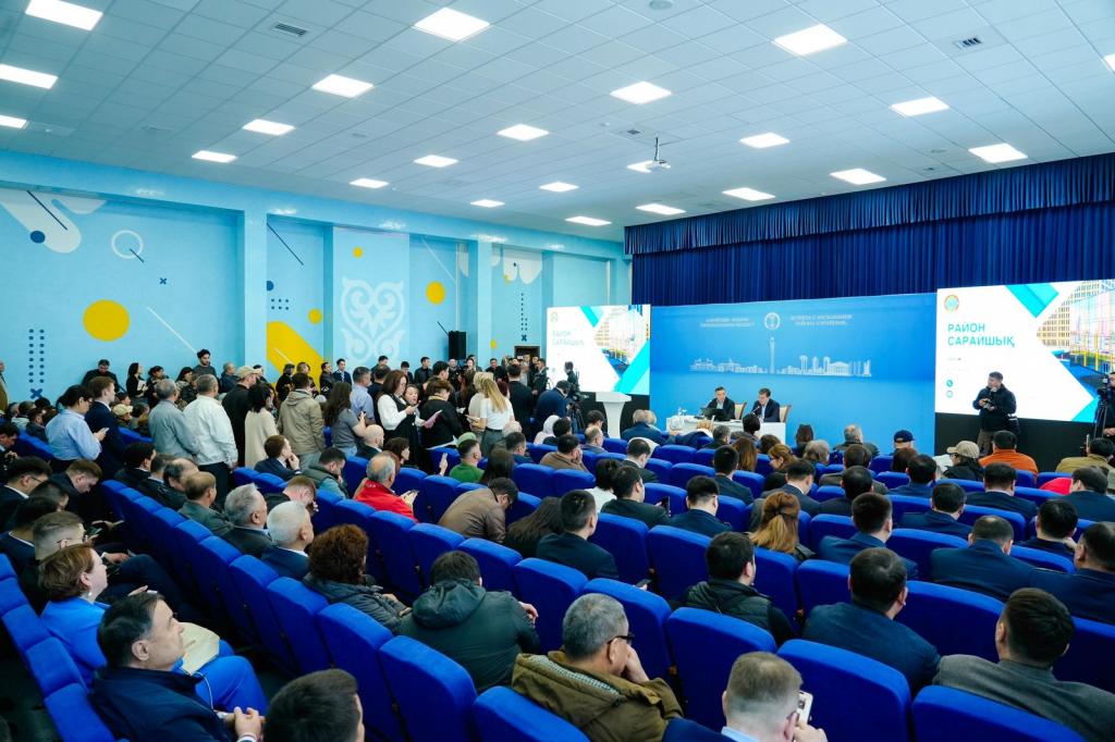 Аким Астаны встретился с жителями района Сарайшык