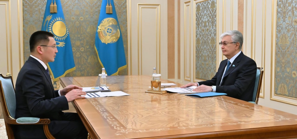 Глава государства принял акима Павлодарской области Асаина Байханова