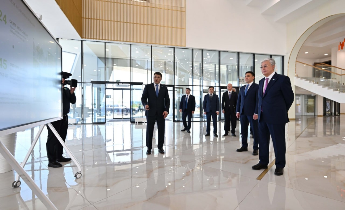 Глава государства посетил многофункциональный комплекс Tulip Hall