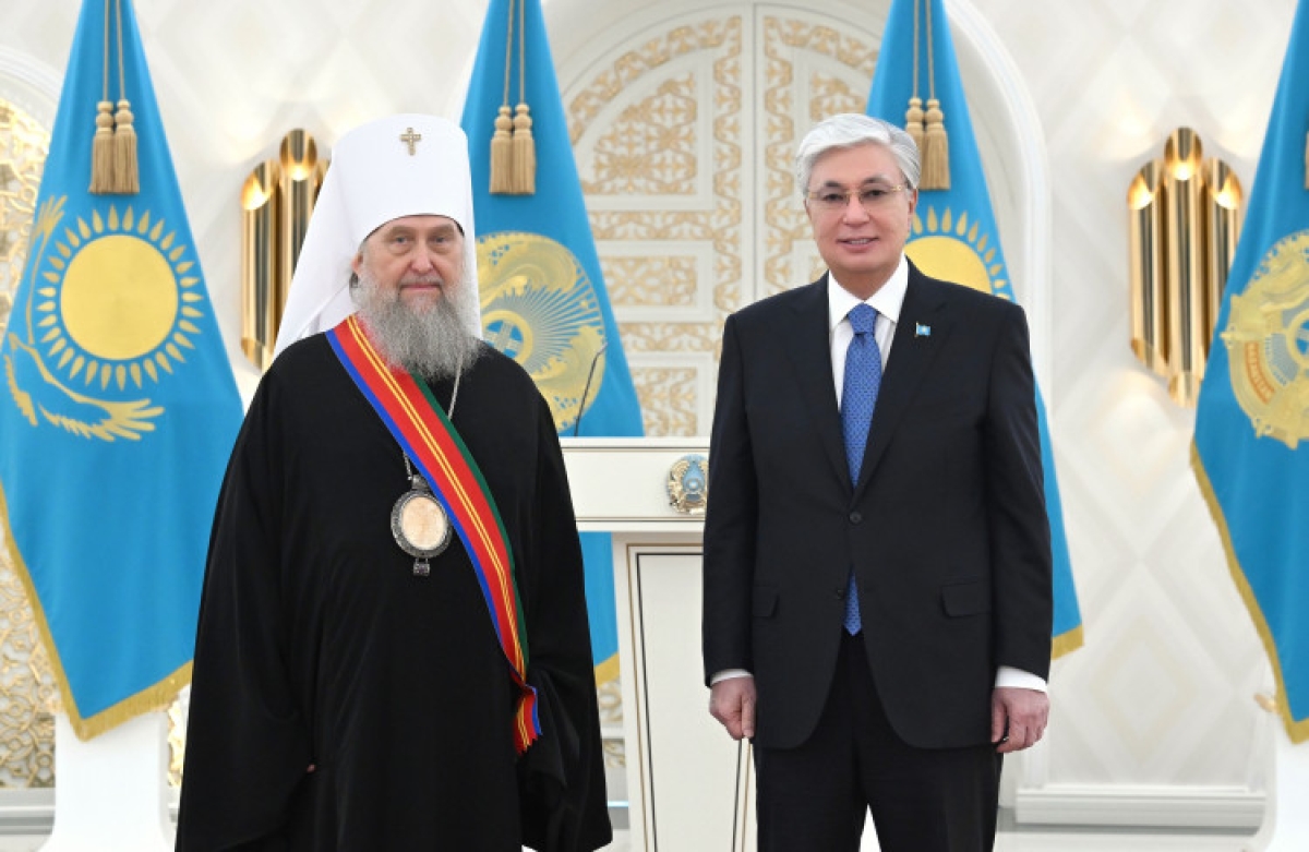 Президент наградил митрополита Астанайского и Казахстанского Александра орденом «Достық» I степени