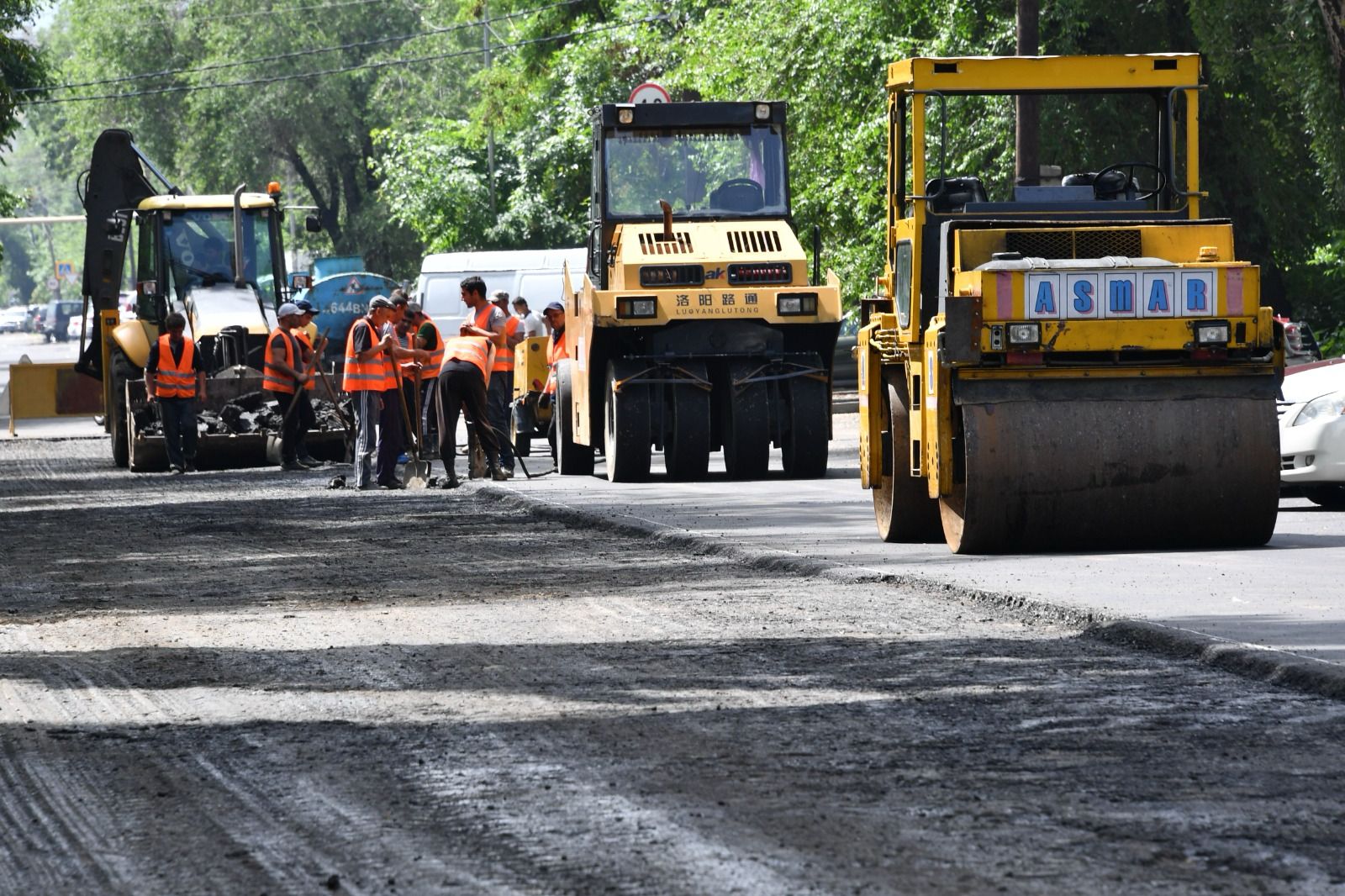В Турксибском районе Алматы 37 улиц будет охвачено средним ремонтом дорог в этом году