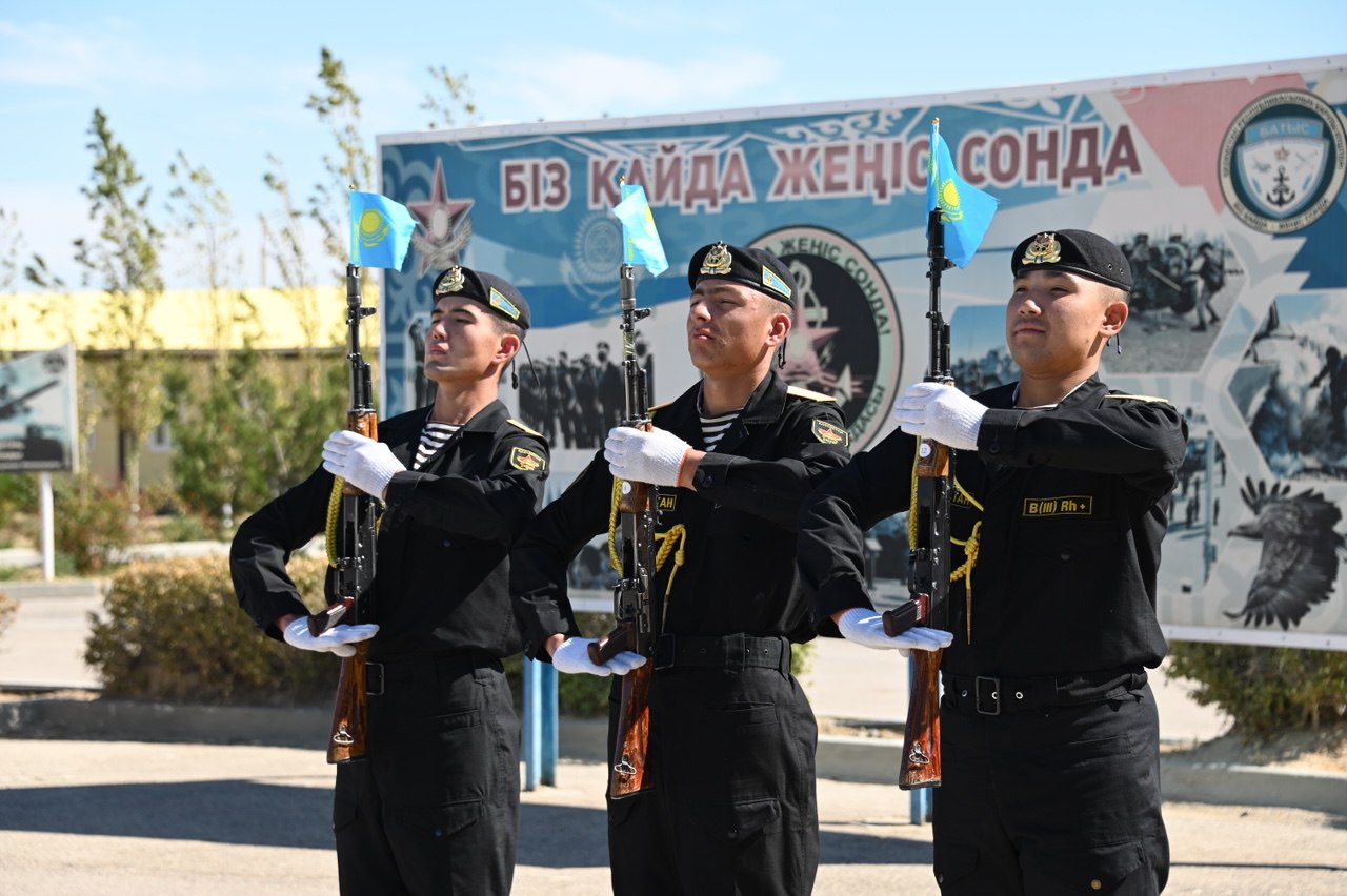 В бригаде морской пехоты провели торжественный ритуал прощания с Боевым знаменем
