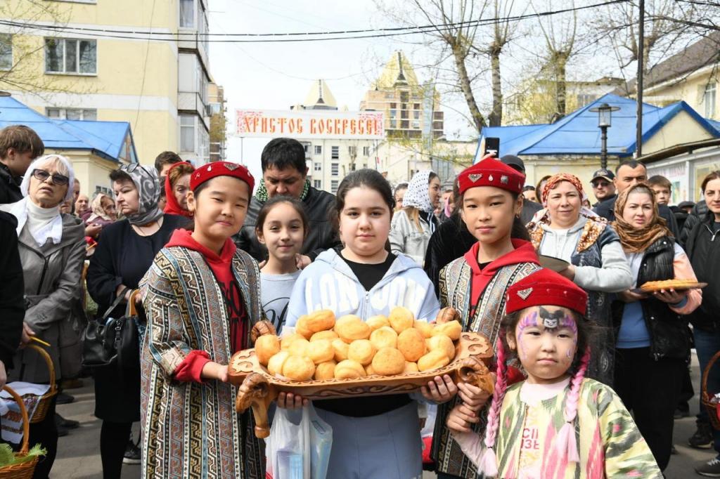 Пасхальные яйца и бауырсаки: в Астане укрепляют межэтническое согласие