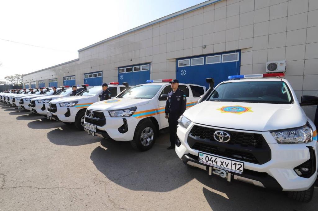 Спасатели усилили автопарк 18 новыми внедорожниками