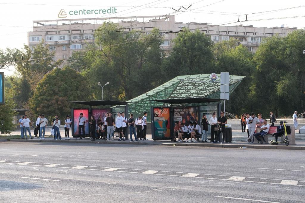 В Алматы в течение двух лет обновят все остановочные комплексы – Ерболат Досаев