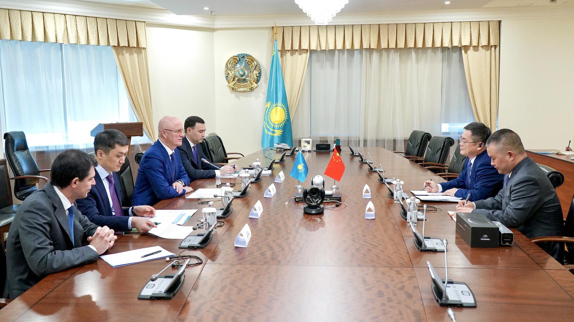 Роман Скляр провел встречу с председателем правления Yutong International Co., Ltd