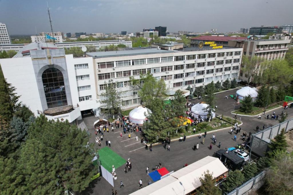 Аким Алматы Ерболат Досаев ознакомился с обновленной инфраструктурой городского Департамента полиции