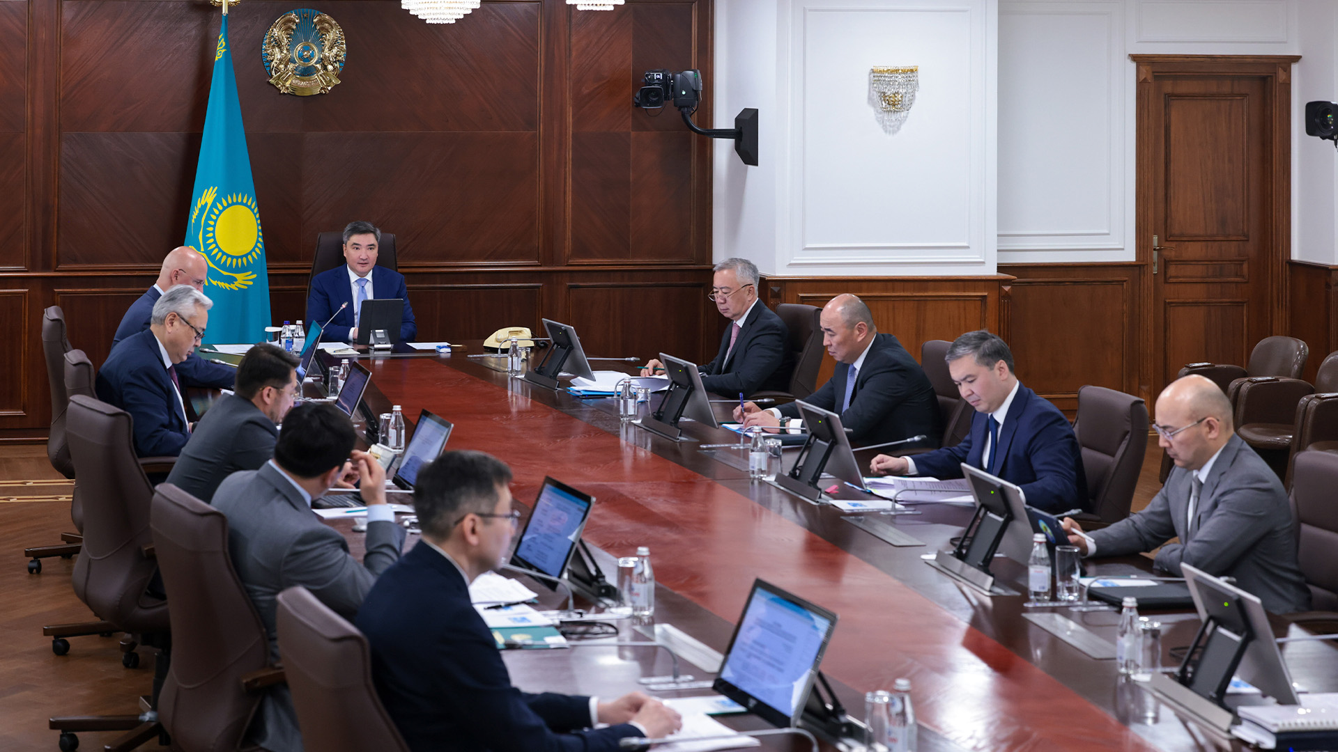 Олжас Бектенов провел промежуточное заседание Совета иностранных инвесторов