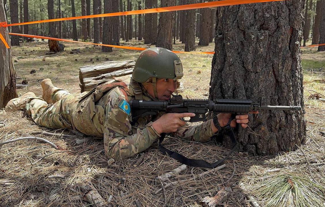 Военнослужащий Вооруженных сил Казахстана установил рекорд на конкурсе Best worrier в США